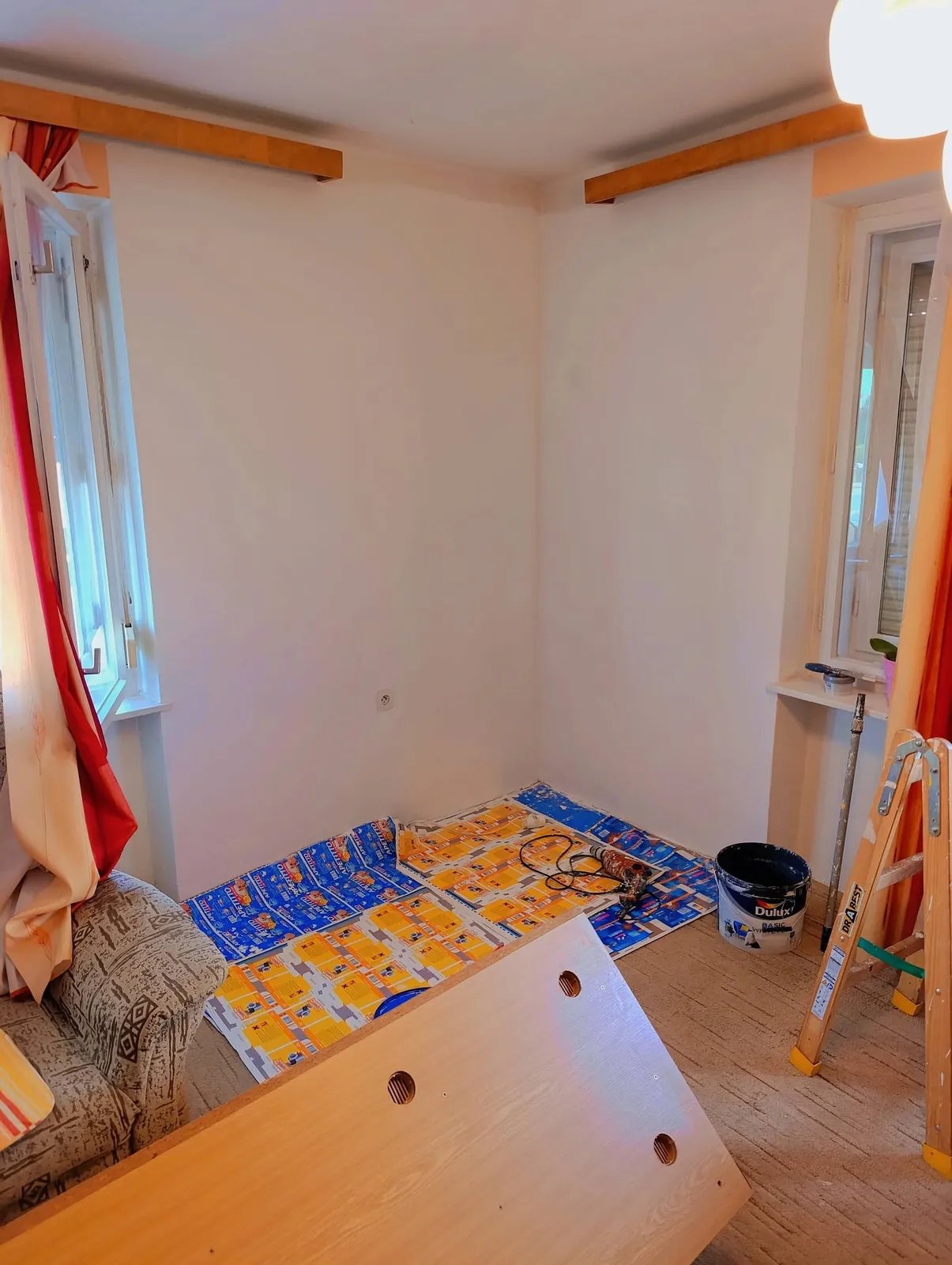 Stěna po vymalování